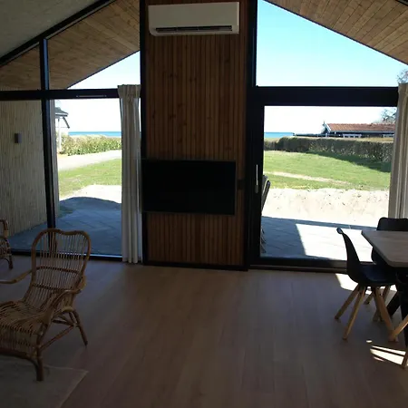 Fantastic Only 100 Meters From The Water * Spodsbjerg